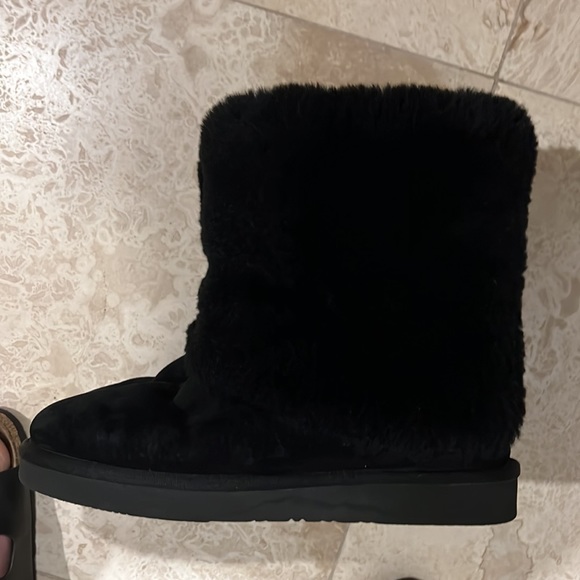 UGG Patten Sherpa Black on Black Boots - Picture 9 of 13